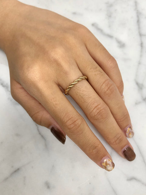 Yellow Gold Twisted Band