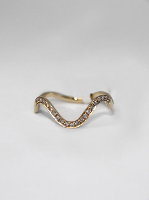 Wavy Ring Band